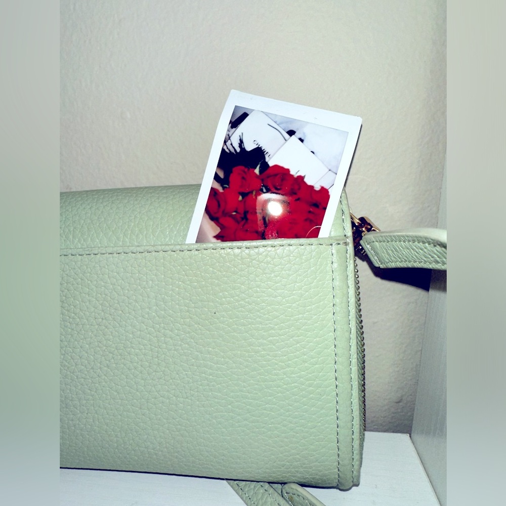 Tory Burch - Thea Flat Wallet Cross-Body - Garden Sage - Picture 3 of 5